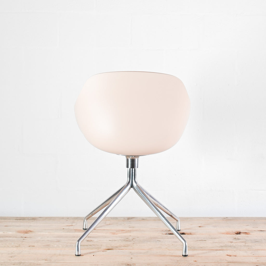 HAY AAC 220 Pale Peach Swivel Chair | Re-Lived