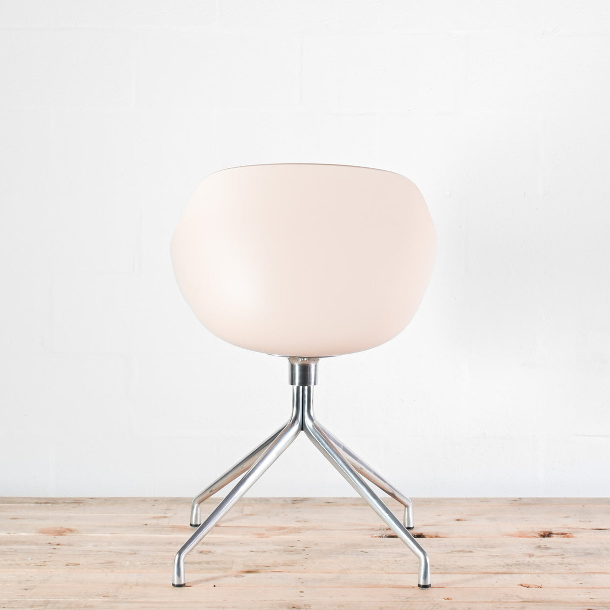 HAY AAC 220 Pale Peach Swivel Chair | Re-Lived