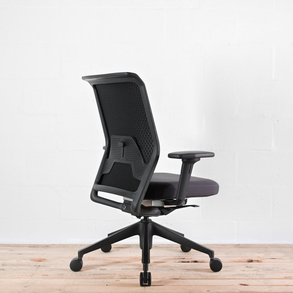 Vitra ID Mesh Black / Grey Office Chair | Re-Lived