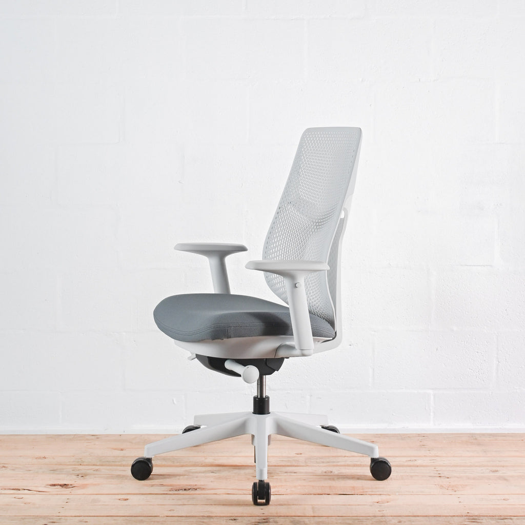 Herman Miller Verus Triflex Back Mineral Office Chair Special Edition | Re-Lived
