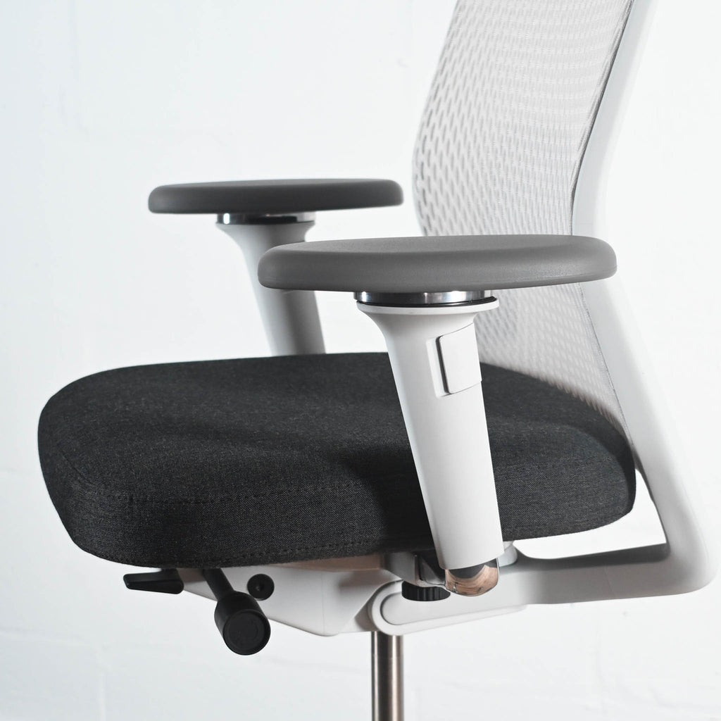 Vitra ID Mesh Soft Grey Office Chair | Re-Lived