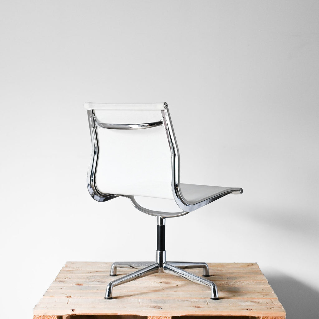 Vitra Eames EA 105 Chair White Mesh Polished Base | Re-Lived