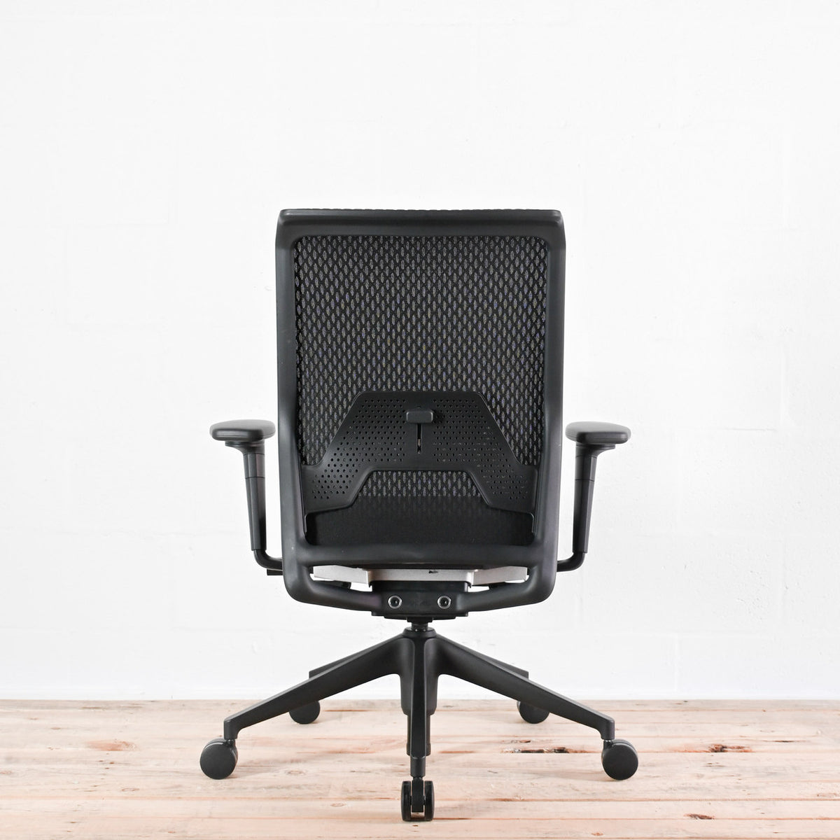 Vitra ID Mesh Black / Grey Office Chair | Re-Lived