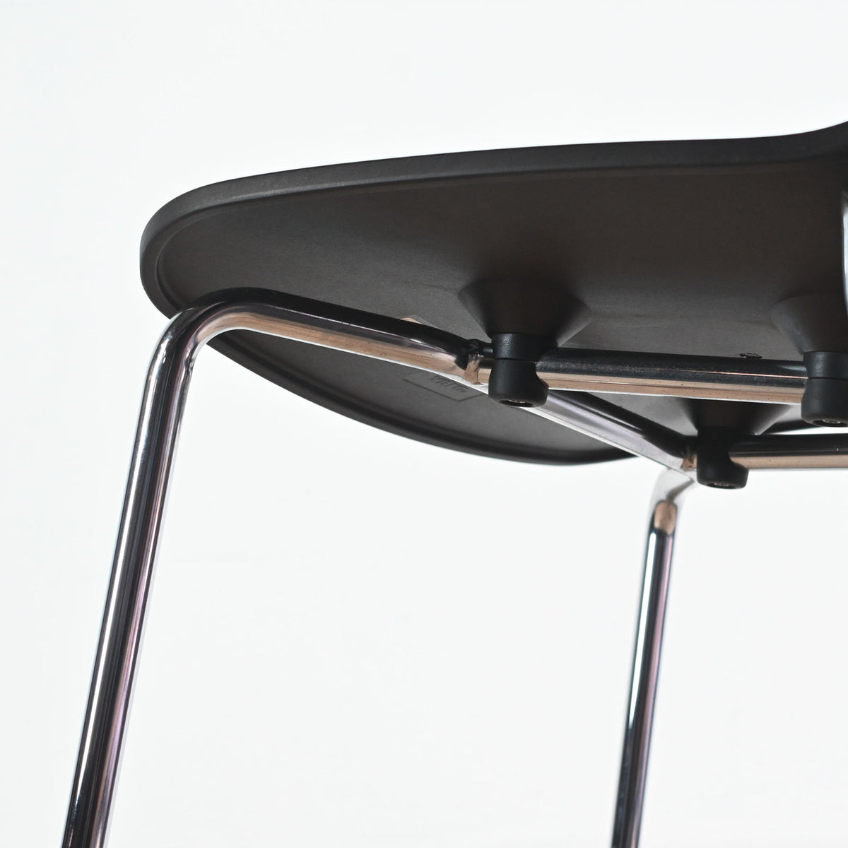 Vitra HAL Sledge Basic Dark Chair | Re-Lived