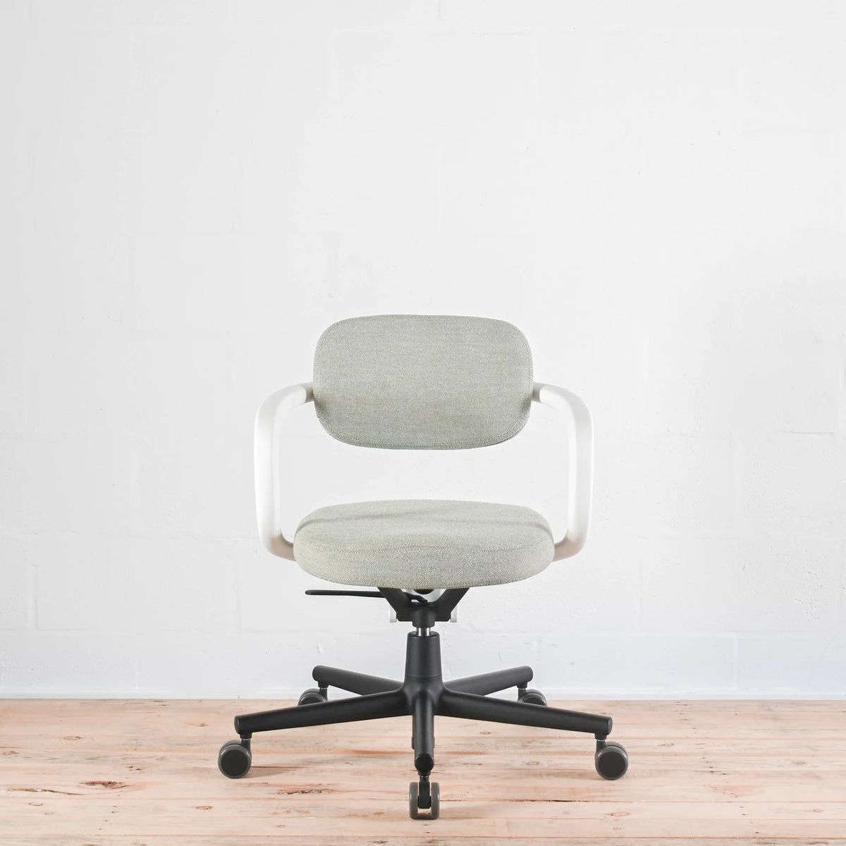 Vitra Allstar Ivory / Forest Office Chair | Re-Lived