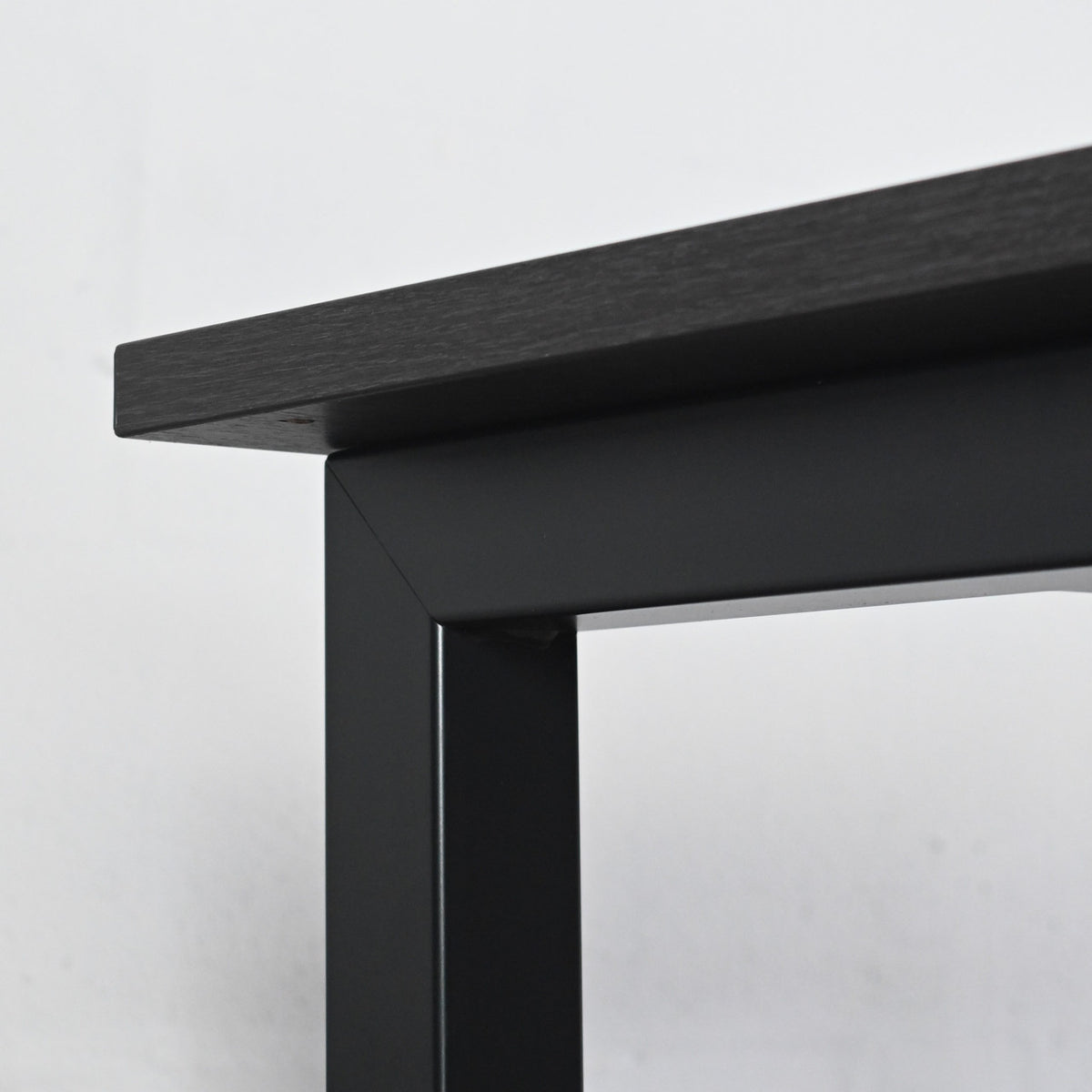 Elite Matrix Desk 1330 x 620mm | Re-Lived