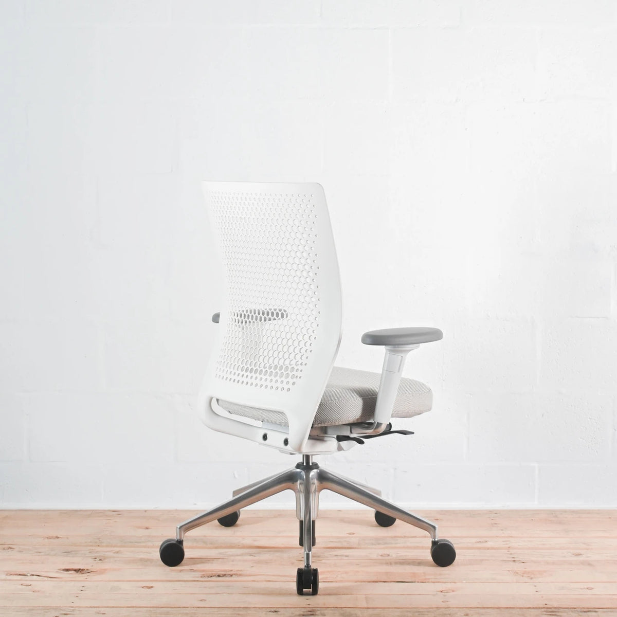 Vitra ID Air Soft Light Office Chair | Re-Lived