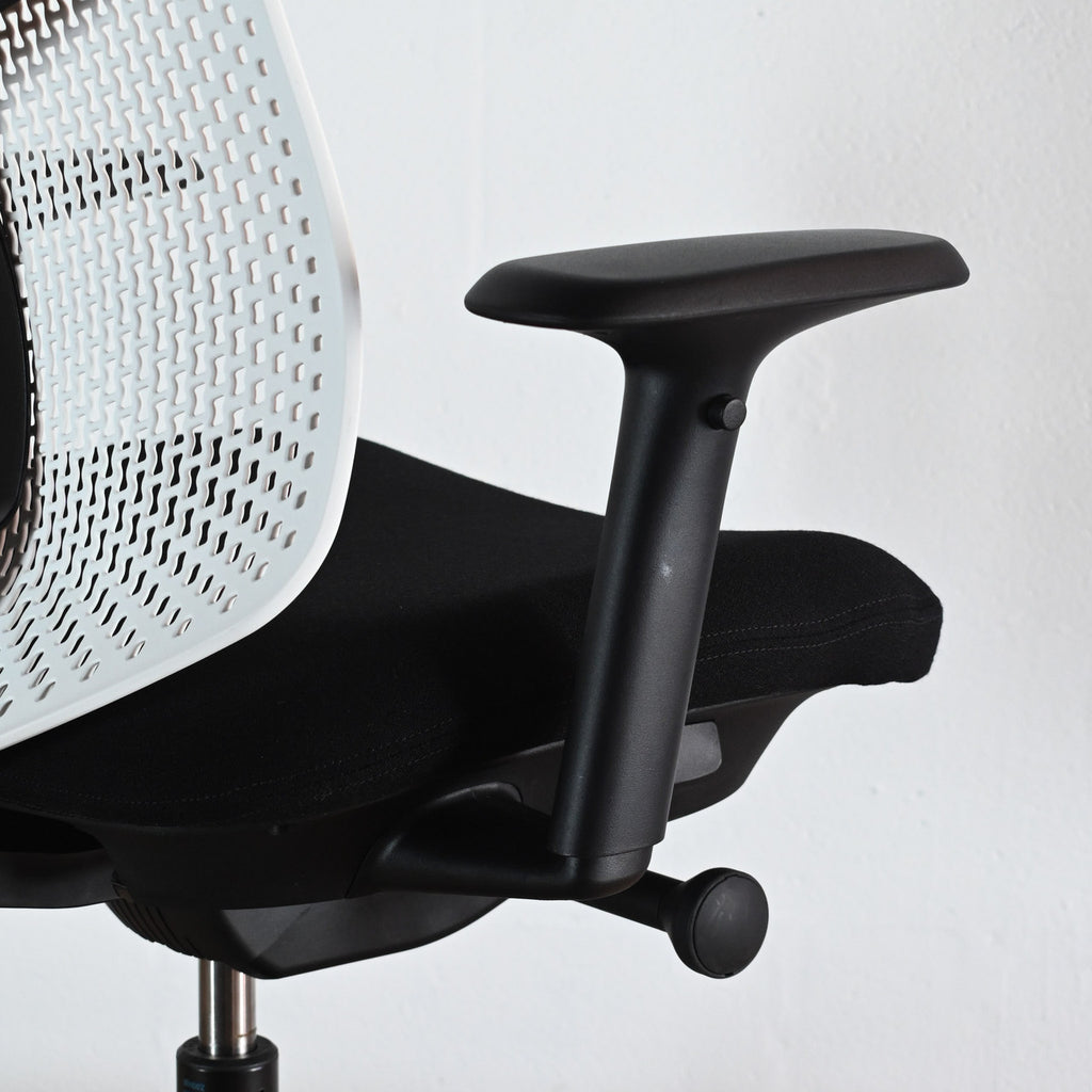 Herman Miller Verus Black and White Triflex Office Chair | Re-Lived