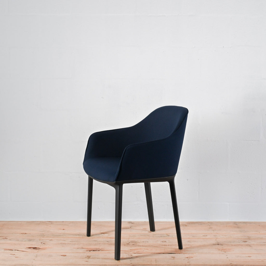 Vitra Softshell Armchair 4 Leg Base Plano Dark Blue | Re-Lived