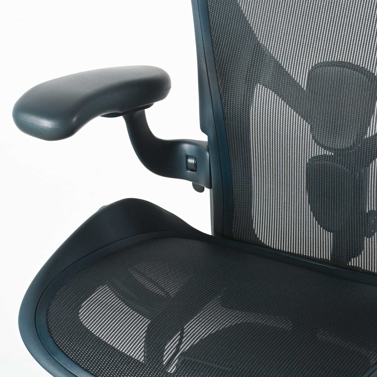 Herman Miller Aeron Size B Nightfall Office Chair | Re-Lived