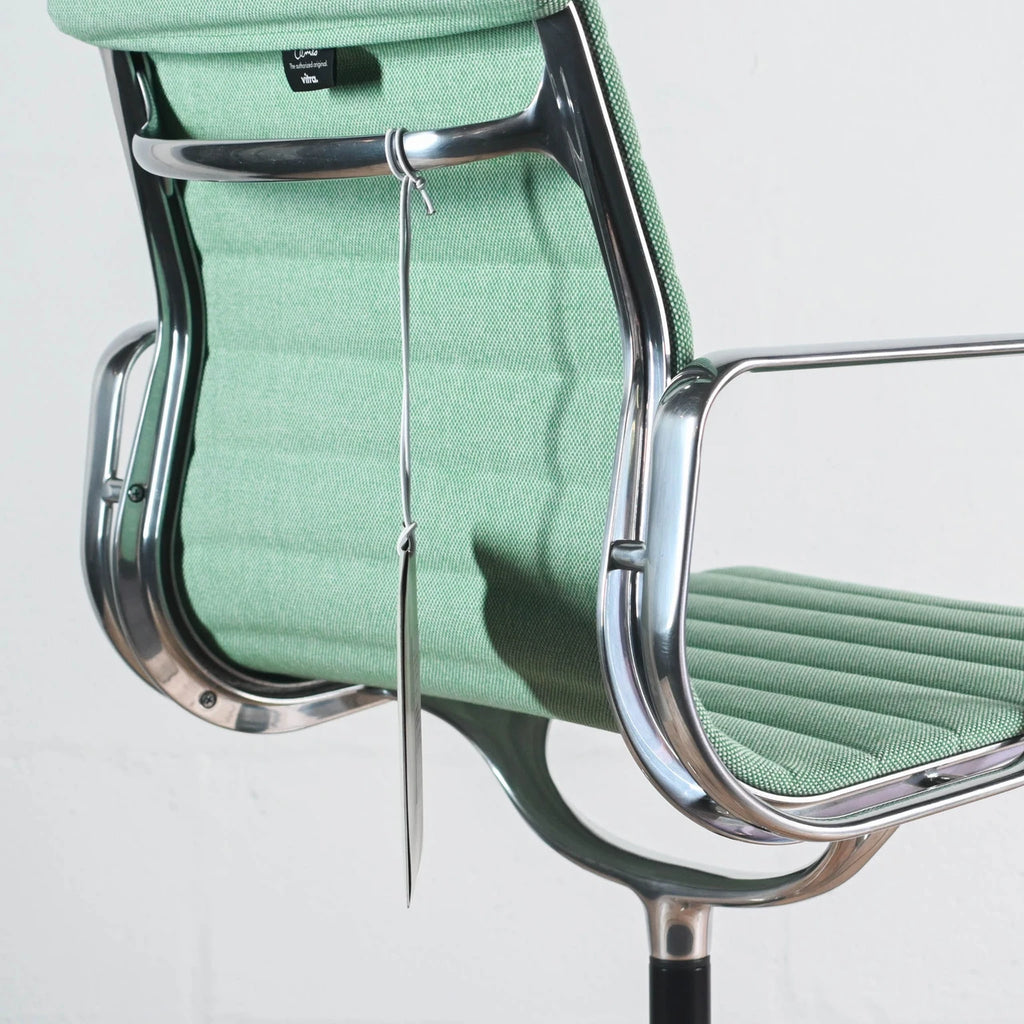 Vitra Eames EA 104 Chair Hopsak Fabric | Re-Lived