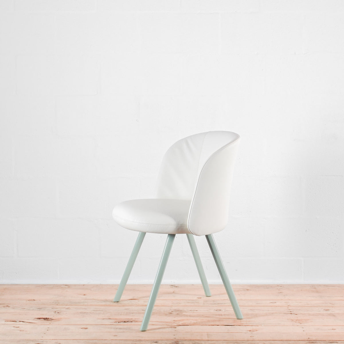 Vitra Mikado Side Chair Sand Leather | Re-Lived