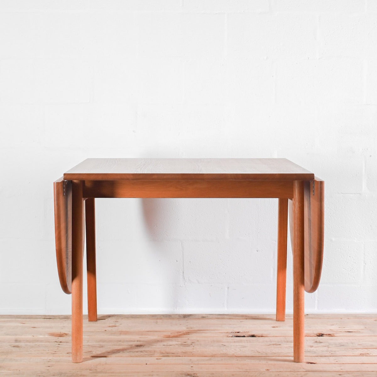 Carl Hansen CH002 Dining Table Oak Oil | Re-Lived