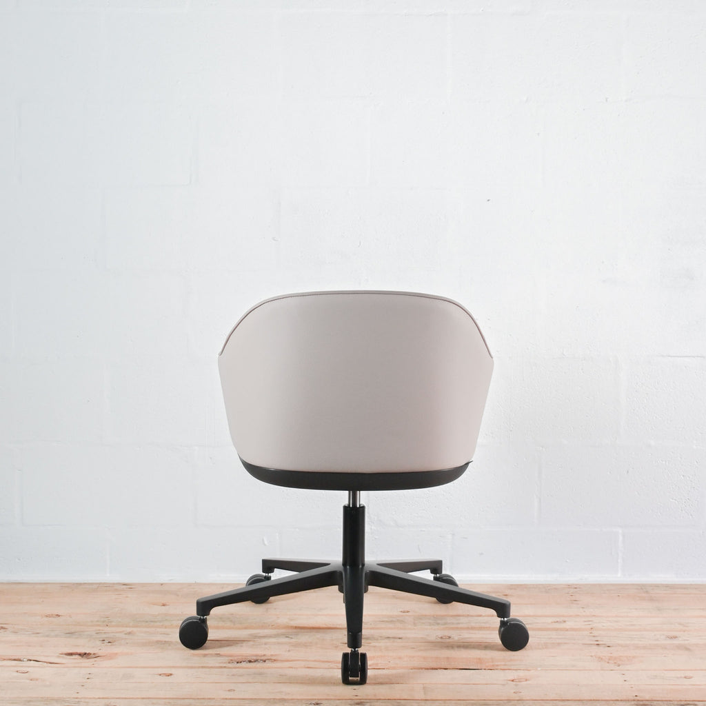 Vitra Softshell Chair 5 Star Base in Leather | Re-Lived