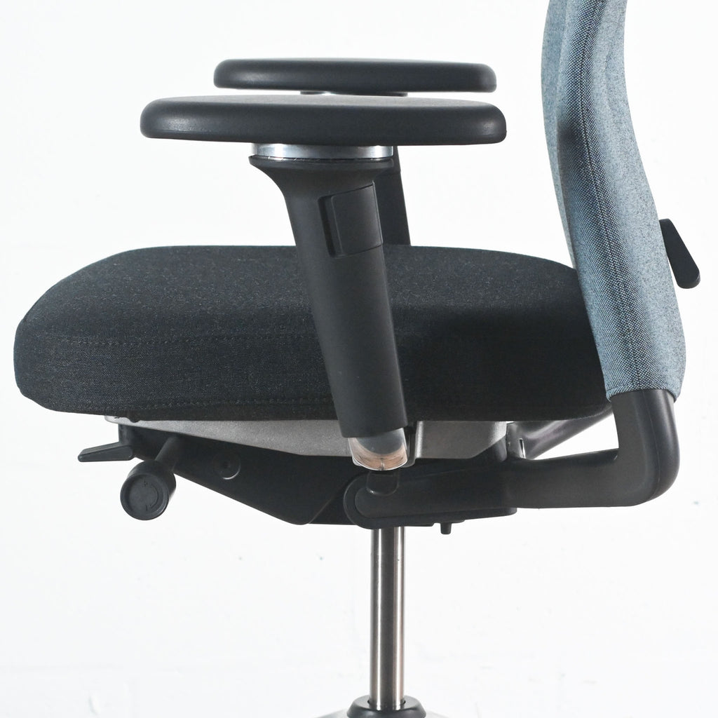 Vitra ID Trim Blue / Black Fabric Office Chair | Re-Lived