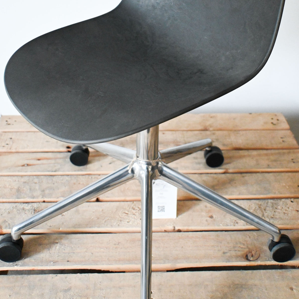 Mater Eternity Polished Base Swivel Chair | Re-Lived