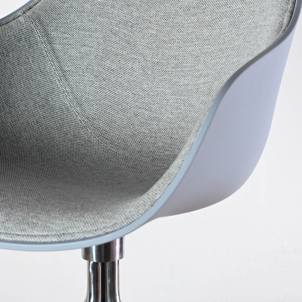 HAY AAC 220 Upholstered Swivel Chair | Re-Lived