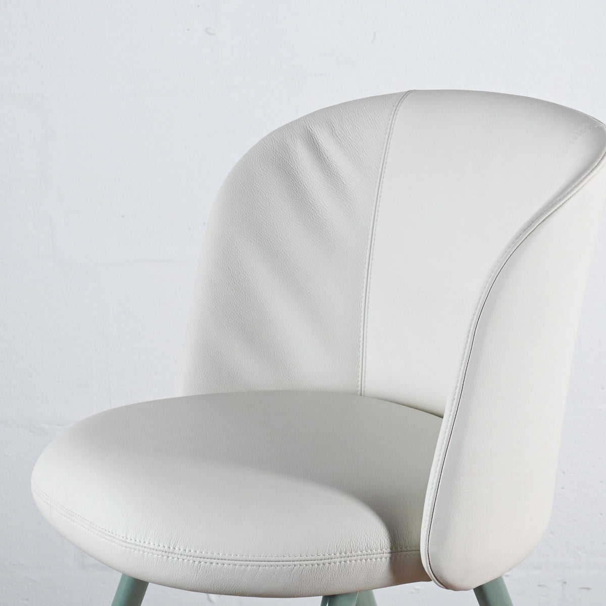 Vitra Mikado Side Chair Sand Leather | Re-Lived