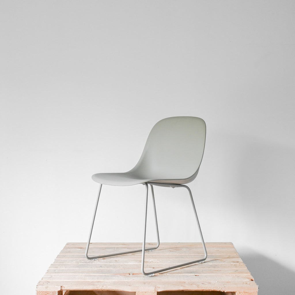 Muuto Fiber Side Chair Grey Sled Base | Re-Lived