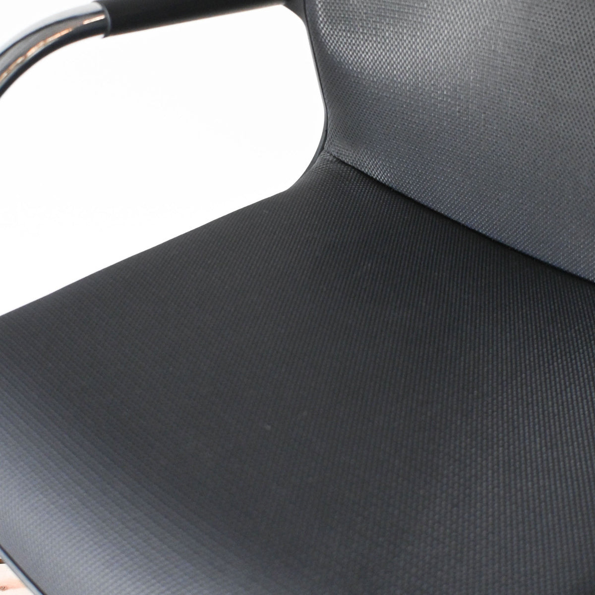 Vitra Unix Meeting Chair | Re-Lived