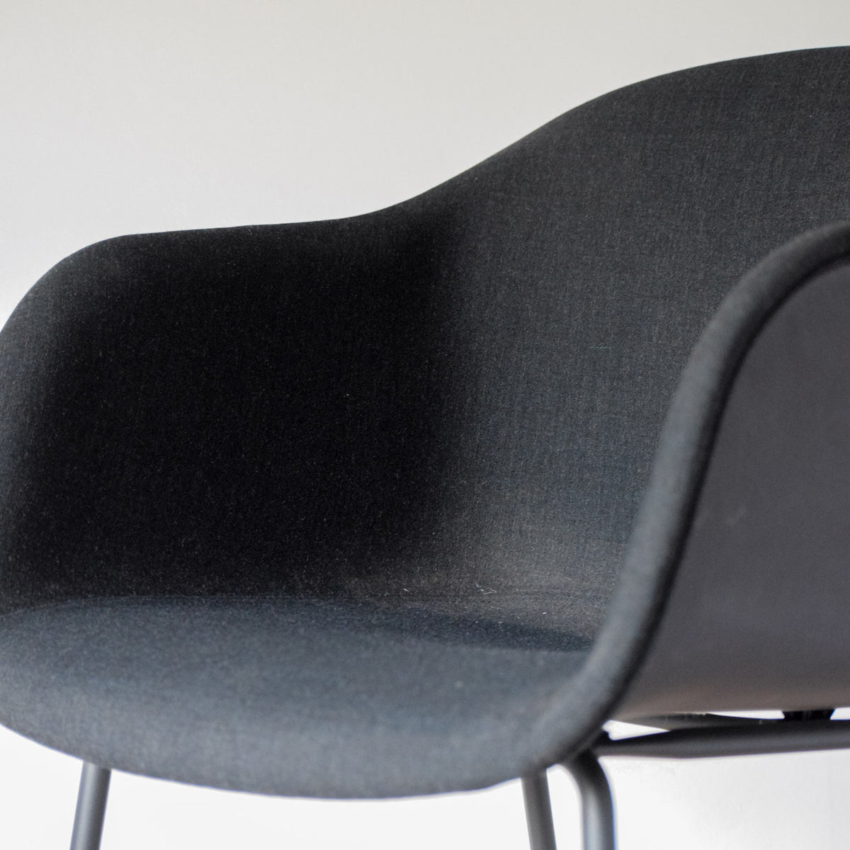 Muuto Fiber Armchair Upholstered Black Shell / Black Base | Re-Lived