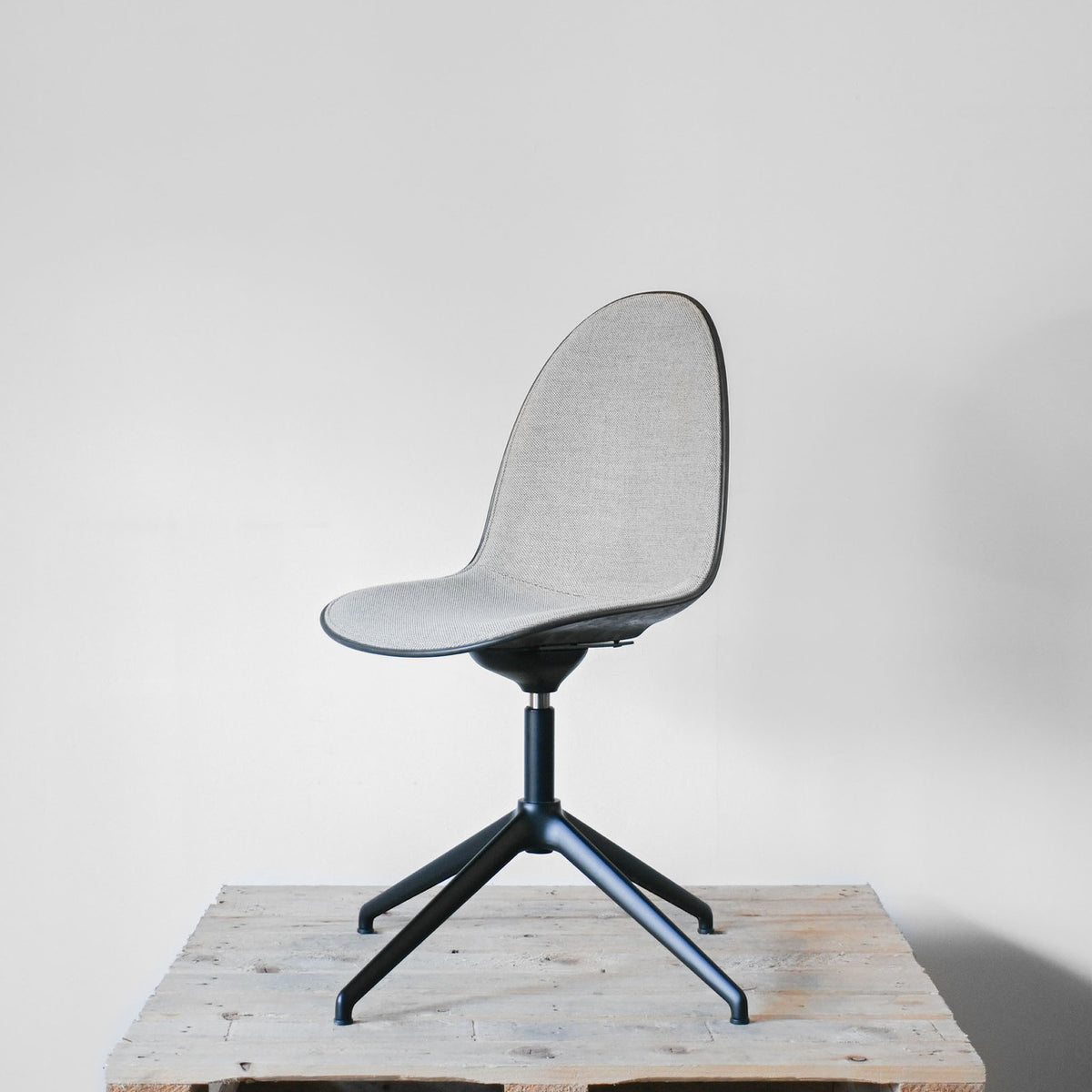 Mater Eternity Swivel Chair Upholstered | Re-Lived