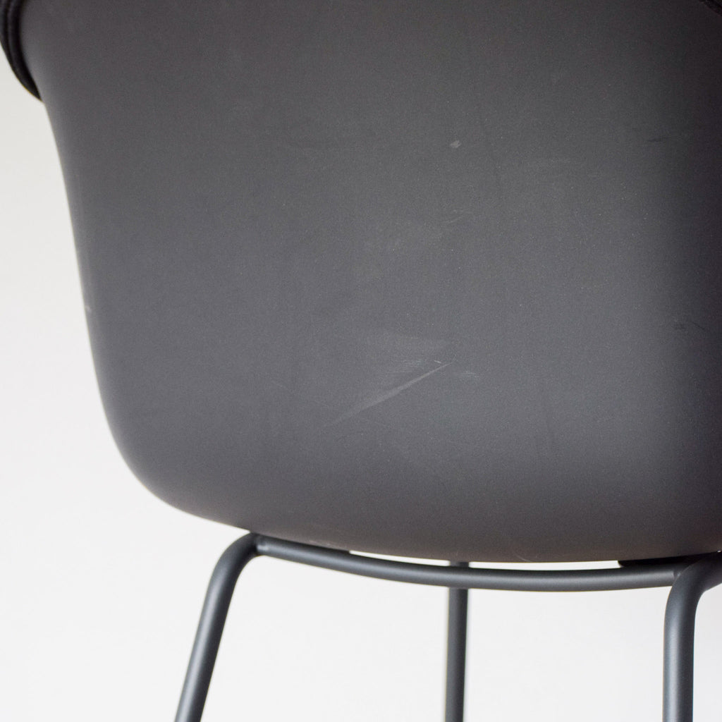 Muuto Fiber Armchair Upholstered Black Shell / Black Base | Re-Lived